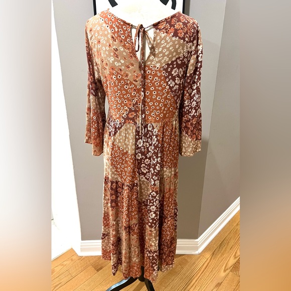 Easel Boho Midi Dress Bell Sleeve Floral Patch 100% rayon SZ S EUC - Picture 5 of 8